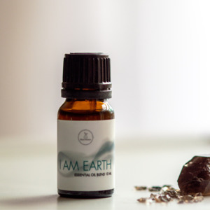 Plant Potions: Plant Potions - I am Earth - Essential Oil Blend
