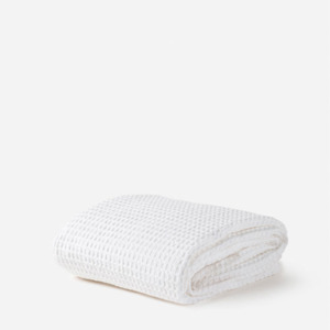 Shorts: Citta Waffle Organic Cotton Bedspread - White Q 250x255cm
