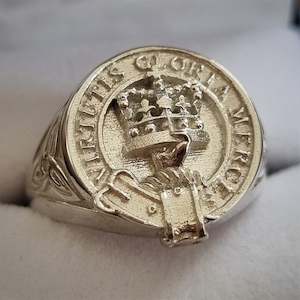 Rings: Robertson Clan Crest Signet Ring - celtic sides