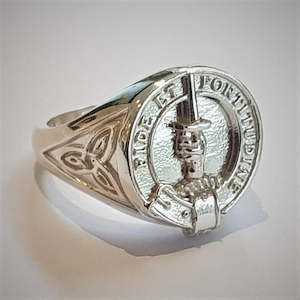Signet Rings Celtic Sides: Shaw Clan Crest Signet Ring - celtic sides