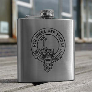Mens Gift Sets: 6oz Stainless Steel Hip Flask with Cups Gift Set (Clan Crest)