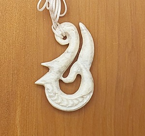 Products: Small Whalebone Hei Matau Hook (06)