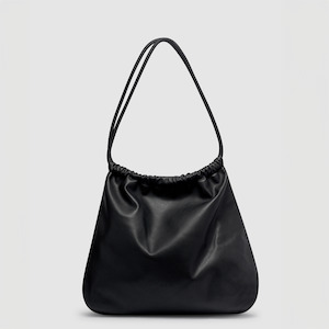 Brie Leon: Alma XL - Black