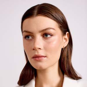 La Dailie: Lucia - Delicate Chain and Pearl Earrings