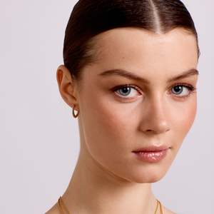 La Dailie: Amelie - Super Fine Crystal Hoops