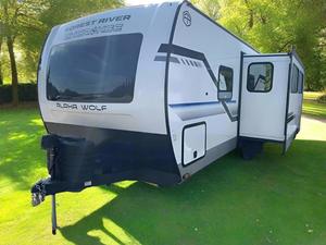 Alpha Wolf 25RB - Couples Caravan for Sale NZ | Rear Bathroom