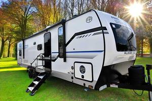Alpha Wolf 280QBS – 5+ Berth Caravan for Sale NZ | 8.8m Queen Bunk Sleeper