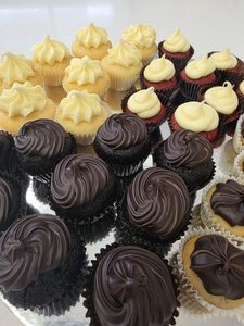 Products: Mini Cupcakes - Send A Chocolate Cake