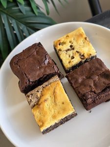 Cheesecake Brownie - Send A Chocolate Cake