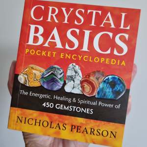 Books Cards: Crystal Basics Pocket Encyclopedia