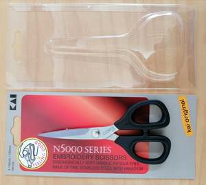 Kai N5135 5 1/2 inch/135mm Embroidery Scissors, Black Handle