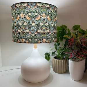 Stands: Touch lamp | White | Handcrafted fabric lampshade