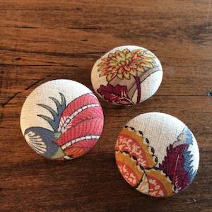 Badges: Oriental floral badge