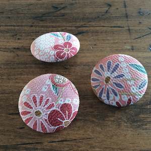 Badges: Vintage kimono badge