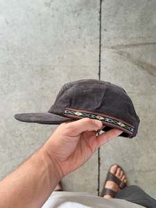 Headwear 1: THREE DOGS 5 PANEL