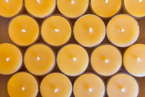 Candles: Beeswax Tealight candle