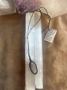 Jewellery: Sardonyx Macrame Necklace