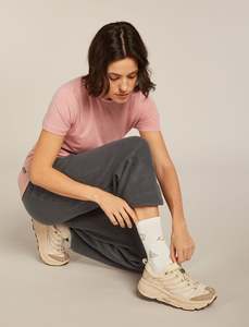 Icebreaker Womens Merino Lifestyle Ultralight Crew Camp Essentials