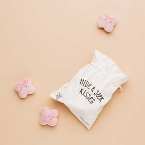 Play: Hide and Seek Kisses