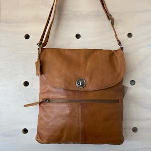 Rugged Hide: Leather Bag - Bianca Tan