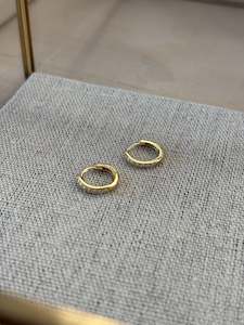 Jewellery Earrings: Huggie Earrings - Small Circle Diamonte | Gold
