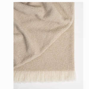 Throws 1: Clive Throw - Natural