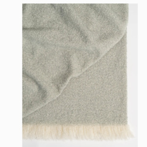 Throws 1: Clive Throw - Laurel