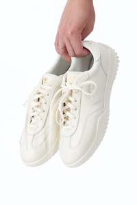 Converse: Converse Unisex Run Star Trainer Gold Low Top Egret