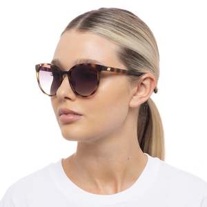Le Specs: Le Specs Armada Tort
