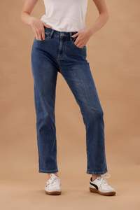 Vickis Favourites: Elm Ada Straight Leg Jean Washed Blue