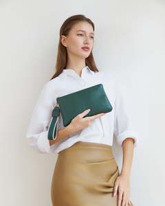 Louenhide: Louenhide MIMI Clutch Forest Green