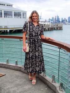 Gloss The Label Twilight Dress Black Natural Print