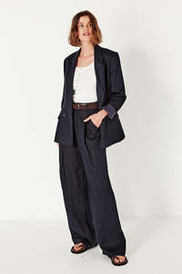 Outlet: The Selbourne Trouser in Navy Linen