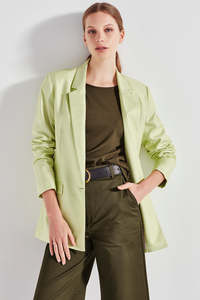Outlet: The Richmond Jacket in Apple