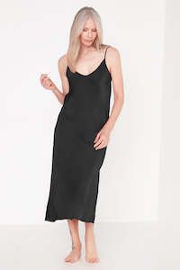 Sleepwear: The Silk Négligé in Black