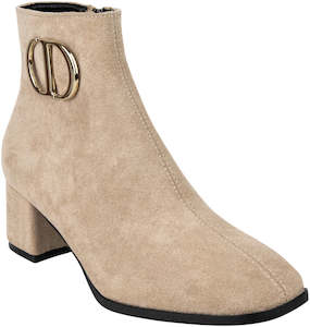 Hinako: HINAKO SAMFORD