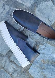 Django & Juliette Becca