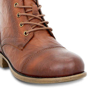 Natural Comfort Maddy