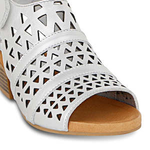 Natural Comfort: Natural Comfort Breeze