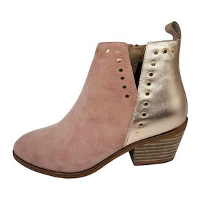 Chrissie: Chrissie Deft