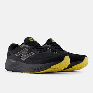New Balance: New Balance MEVOZLB4 (2E)