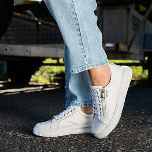 Womens Shoes: Naked Arches Nelly