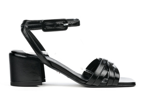 38: Halmanera Abby 39 (Black)