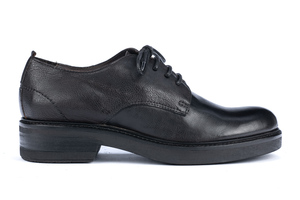 Hundred 05 Black