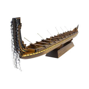 Canoe Waka: Large Te Waka Taua