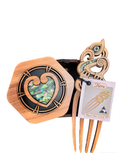 Mother's Day Gift Set - Paua Heart Hexagonal Box & Manaia Heru (Comb)