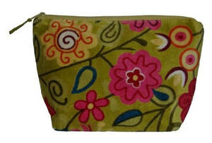 Accessories: Cosmetic Bags