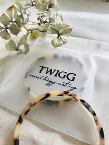 Accessories: Resin Bangle