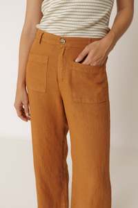 Womenswear: Flowy Linen Pant