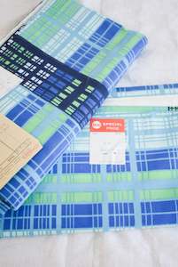 Vintage Retro: Brand new 1979 unhemmed single bed sheets x2